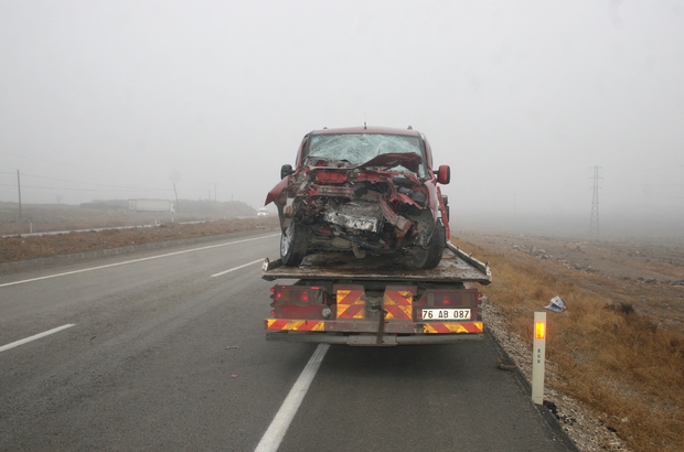 Iğdır’da yakıt tankerine çarpan araçta 6 kişi yaralandı