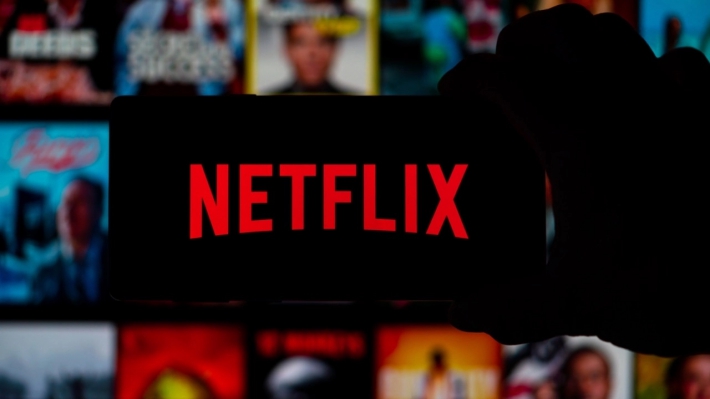 Netflix Dizi Setinde Oyuncular Ölümden Döndü!