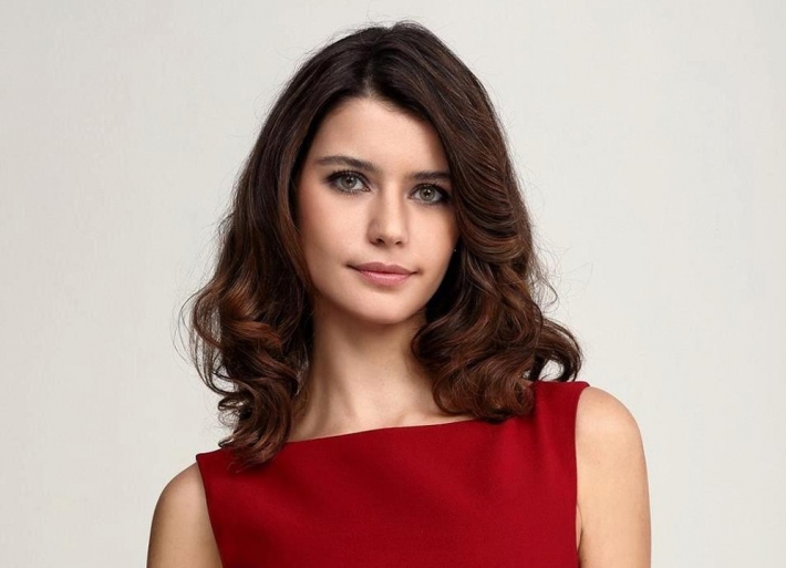 Beren Saat Kimdir? Kişisel Hayatı, Kariyeri Nedir?