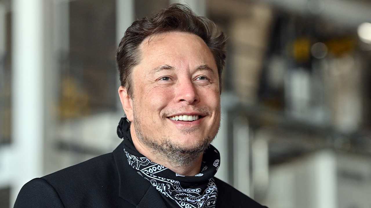 Elon Musk Kimdir?