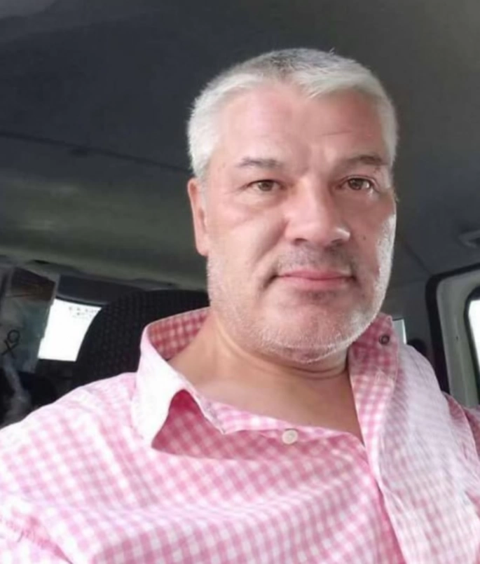 Ali Ay Vefat Etti