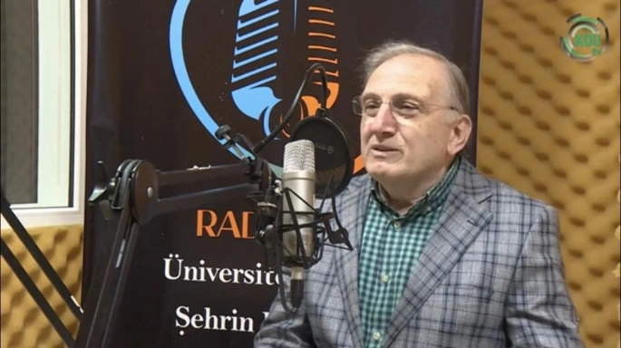 Dr. Öğr. Üyesi Hasan Yazıcı Radyo Ki’de Kitle İletişimde Hitabetin Önemini Anlattı
