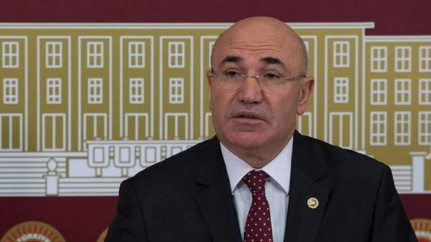 Mahmut Tanal Kimdir?