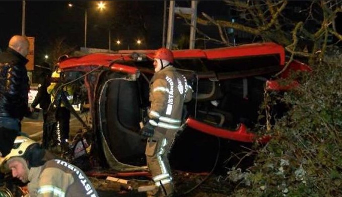 Pendik'te Otomobil Takla Attı